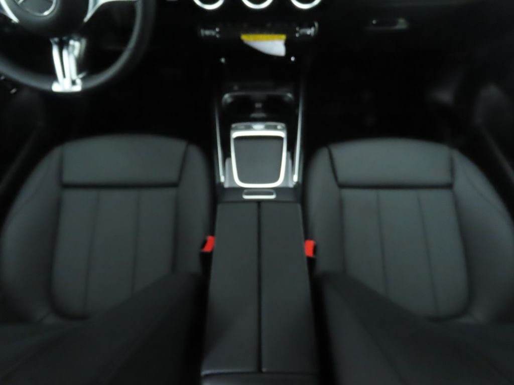 Thumbnail: 2025 Mercedes-Benz GLA - 16