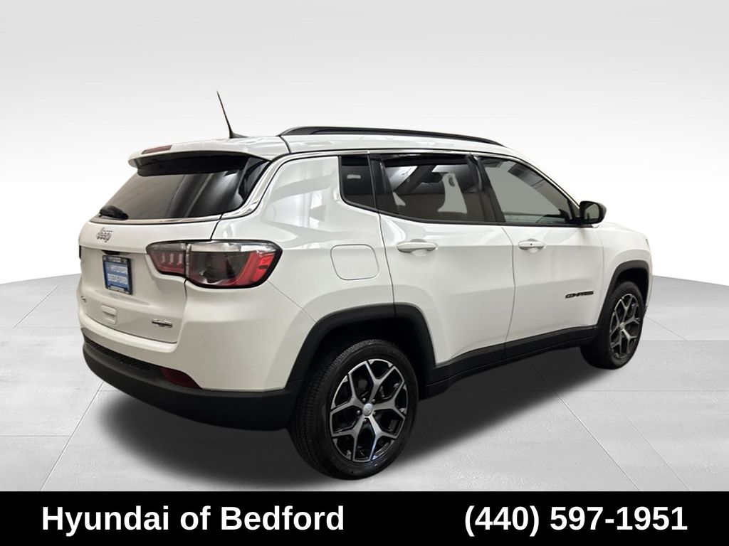 2024 Jeep Compass Latitude - Image 5