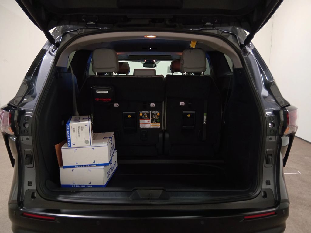 2025 Toyota Sienna XLE