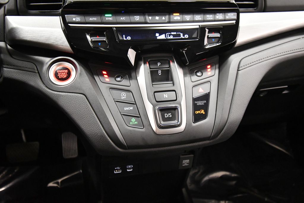 Used 2025 Honda Odyssey Van