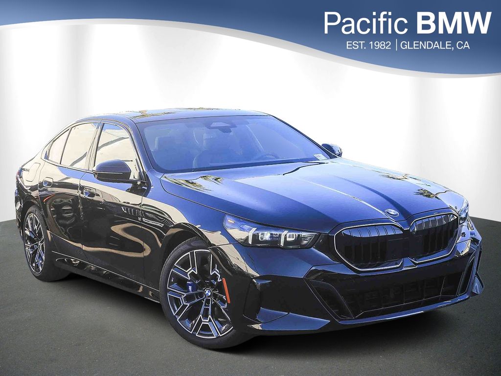 Black Sapphire Metallic 2026 BMW 5 Series Sedan Rear-Wheel Drive 8-Speed Automatic