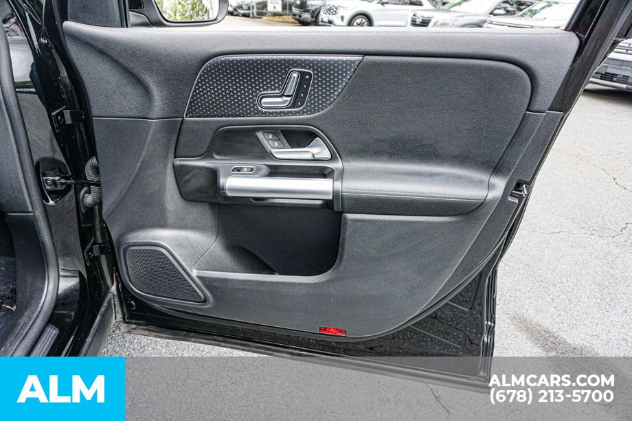 Used 2025 Black Mercedes-Benz GLA 250 image 53