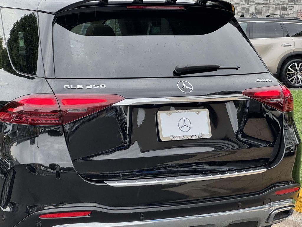 Thumbnail: 2024 Mercedes-Benz GLE - 10