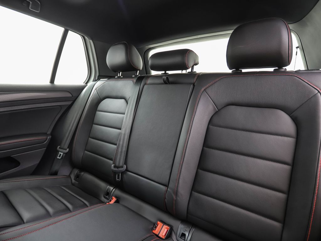 Thumbnail: 2019 Volkswagen Golf - 22