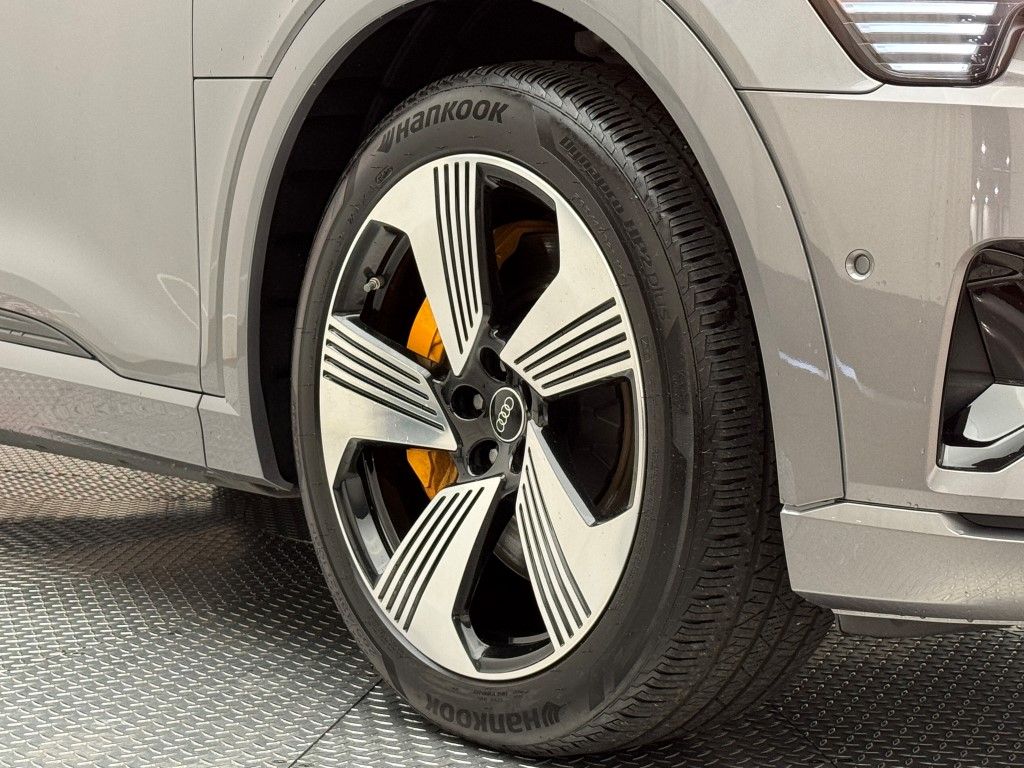 2023 Audi e-tron Premium Plus 6