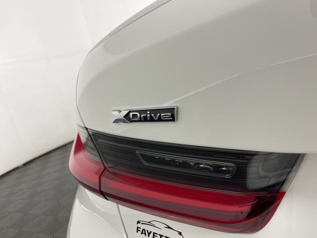 Thumbnail: 2024 BMW 3 Series - 4