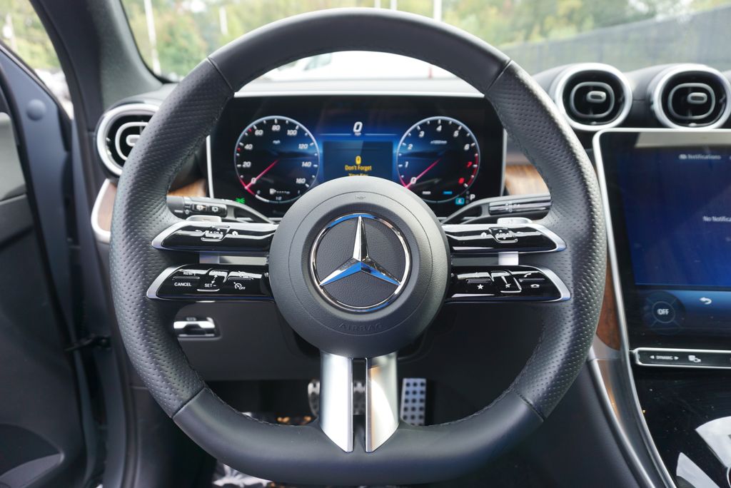 Thumbnail: 2025 Mercedes-Benz GLC - 27