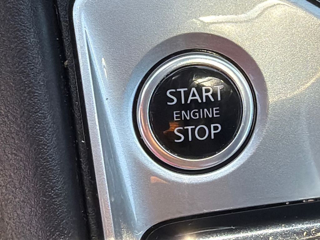 Used 2025 White Nissan 2.5 SV image 30