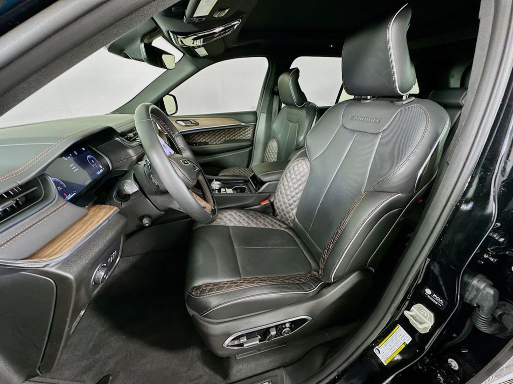 Thumbnail: 2024 Jeep Grand Cherokee - 21