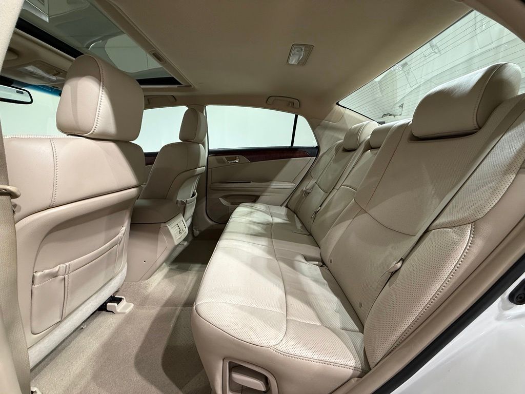 Thumbnail: 2012 Toyota Avalon - 19