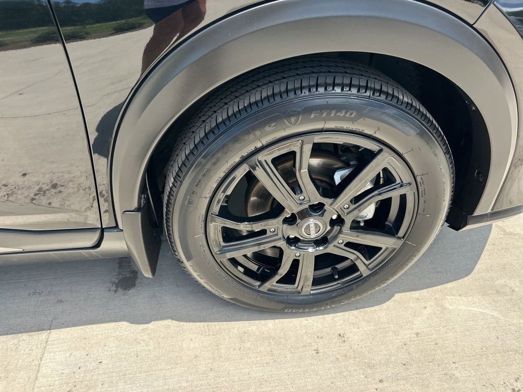 2023 Super Black Nissan Kicks SR FWD SUV