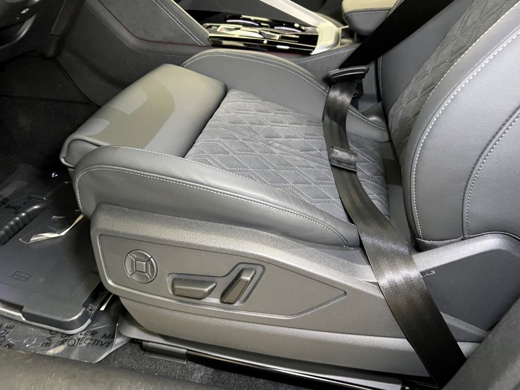 Thumbnail: 2025 Audi SQ5 - 25