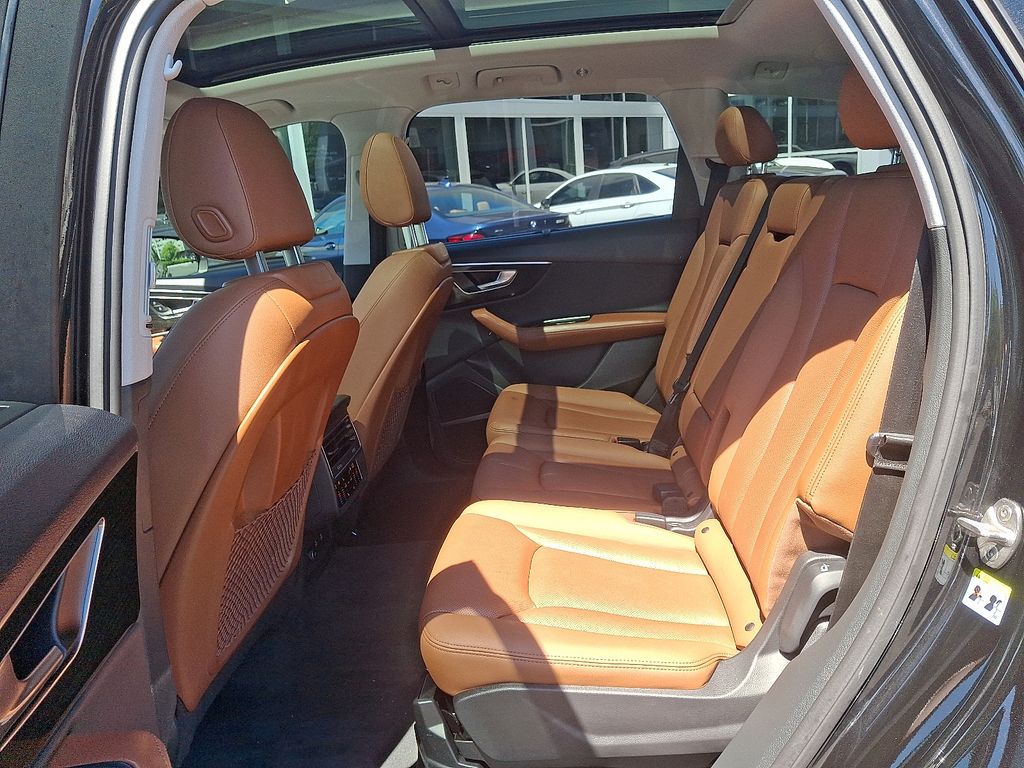 2022 Audi Q7 Premium Plus 10