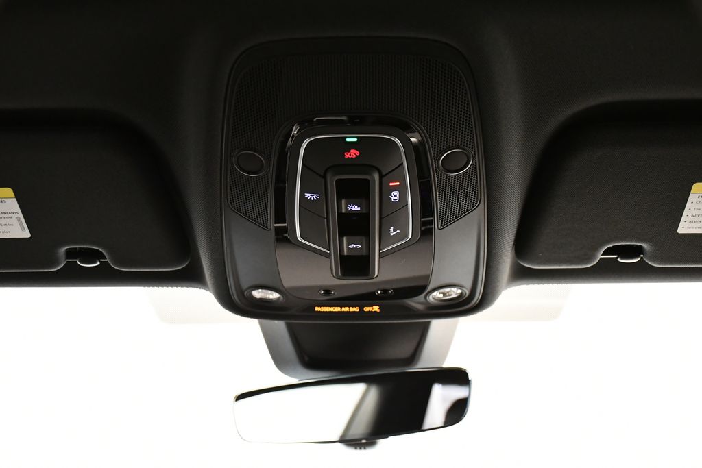 Thumbnail: 2026 Audi SQ8 - 17