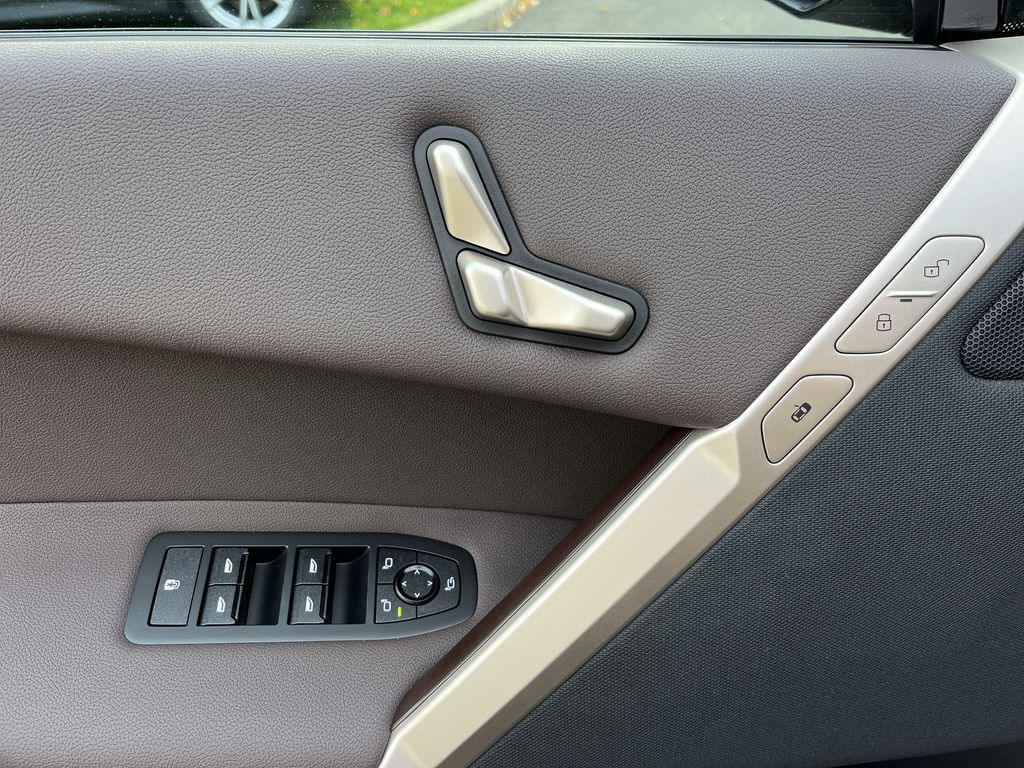 Thumbnail: 2026 BMW iX - 13