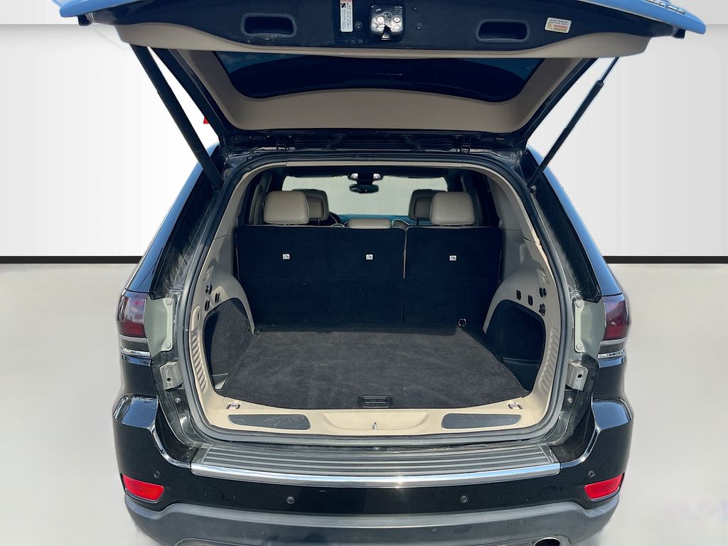 Used 2018 Black Jeep Limited image 24