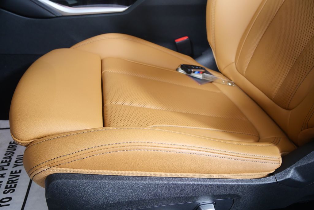 Thumbnail: 2024 BMW 4 Series - 12