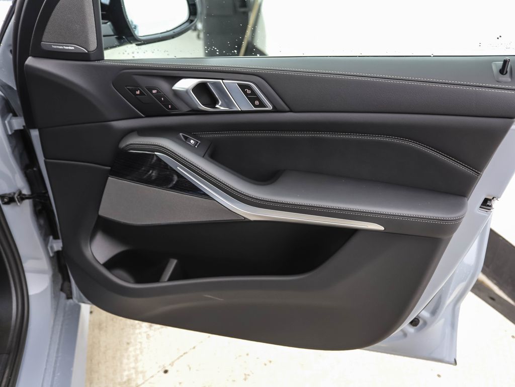 Thumbnail: 2026 BMW X5 - 28