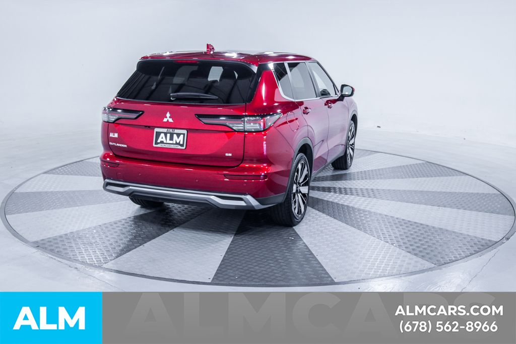 Used 2025 Red Mitsubishi SE image 9