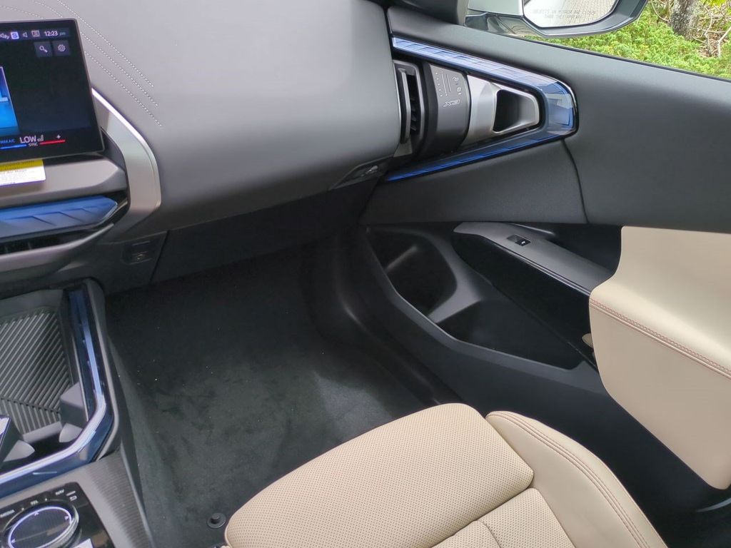 New 2026 White BMW 30 xDrive image 17