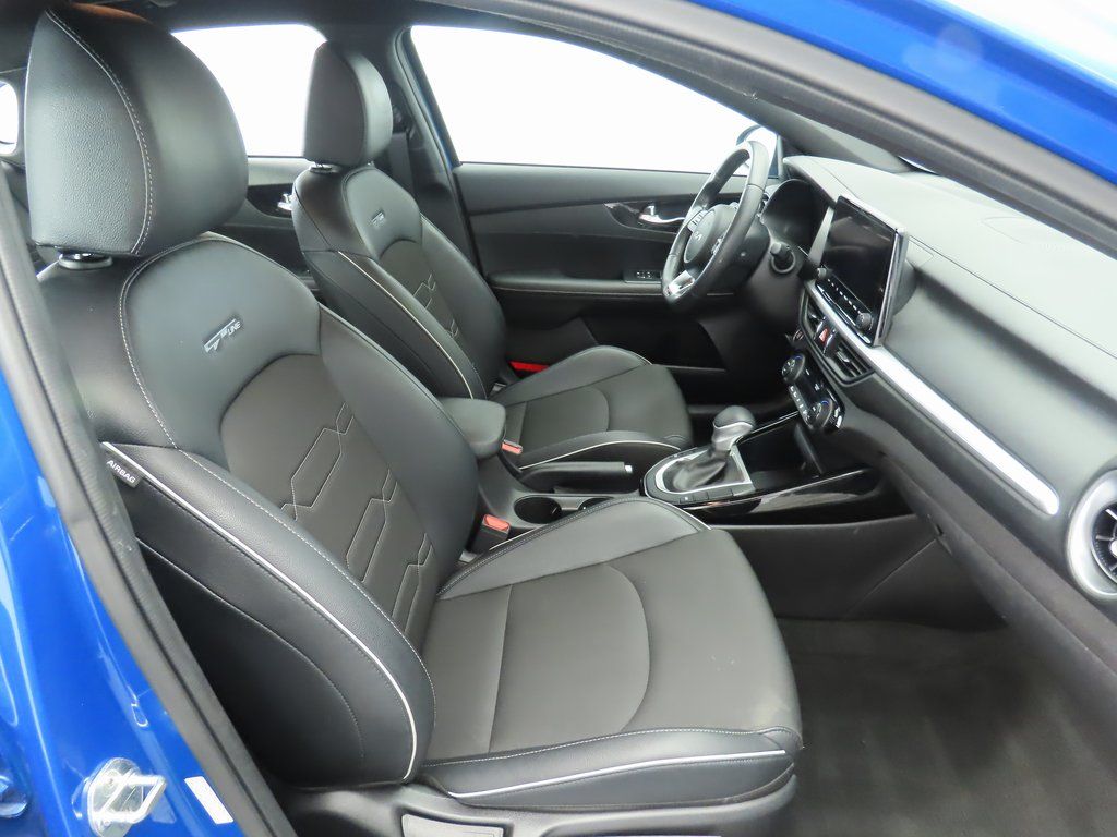 Thumbnail: 2022 Kia Forte - 21