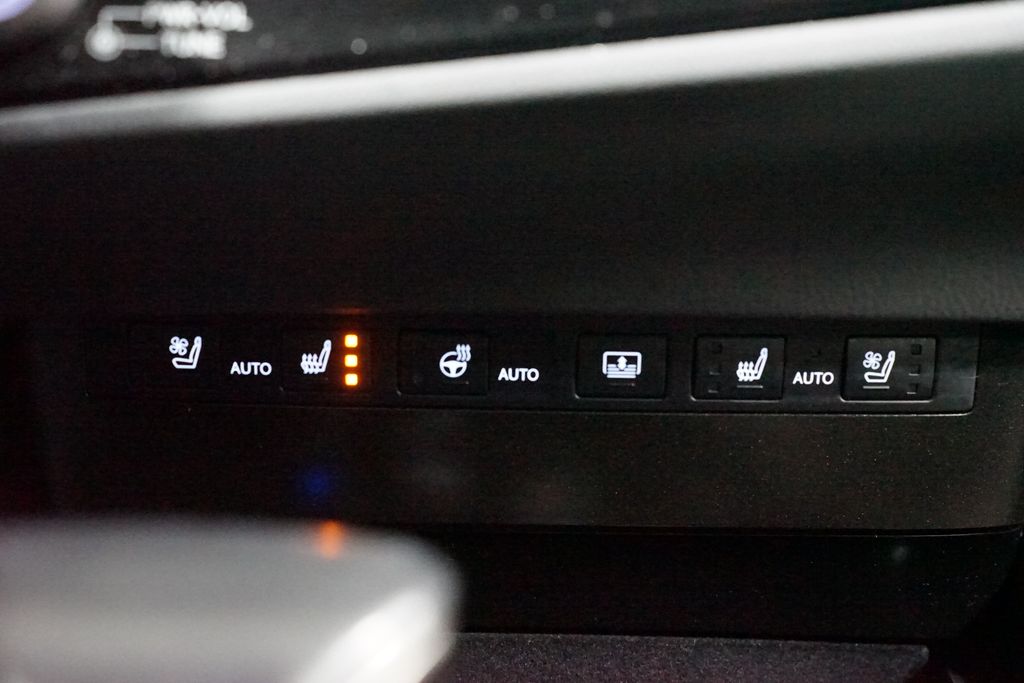 Thumbnail: 2024 Lexus ES - 24