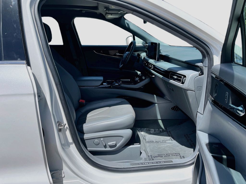 2022 Lincoln Nautilus Reserve White at Legacy Ford