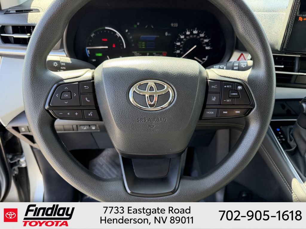 Used 2025 Toyota Sienna Van