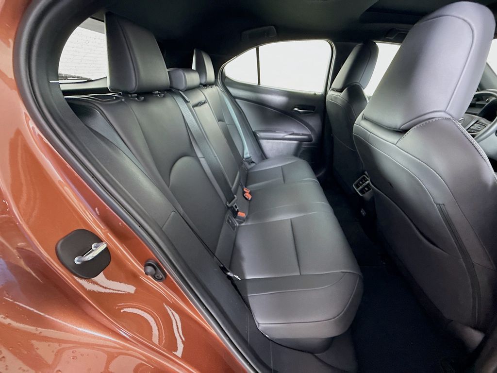Thumbnail: 2025 Lexus UX - 28
