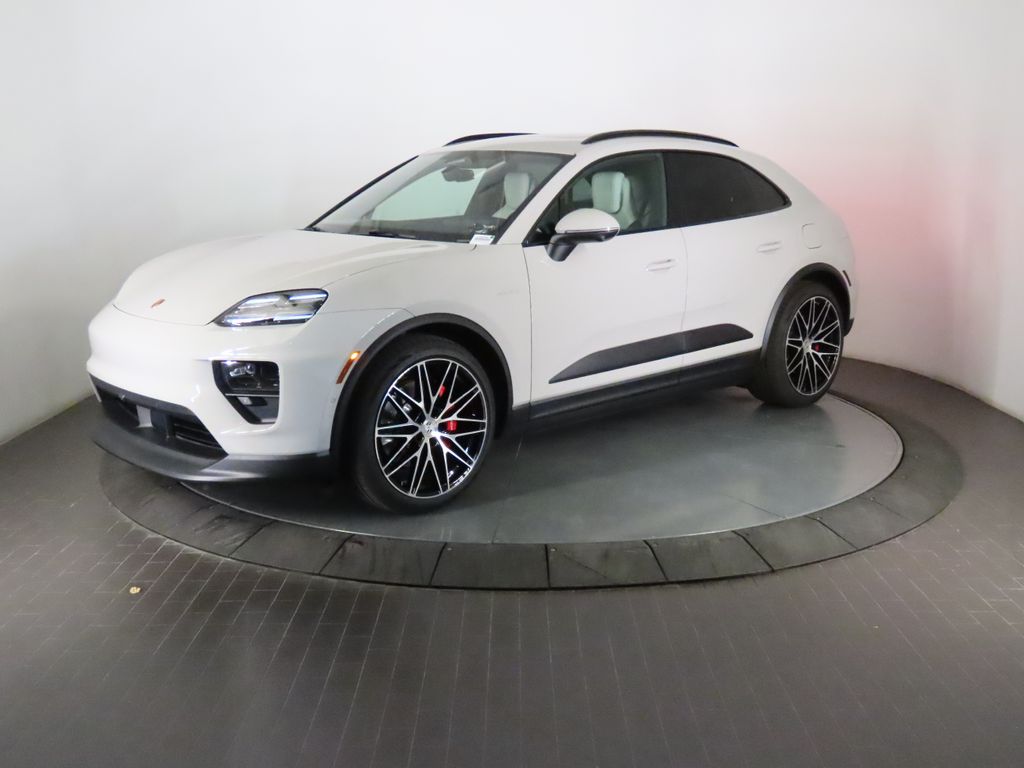Thumbnail: 2026 Porsche Macan - 1
