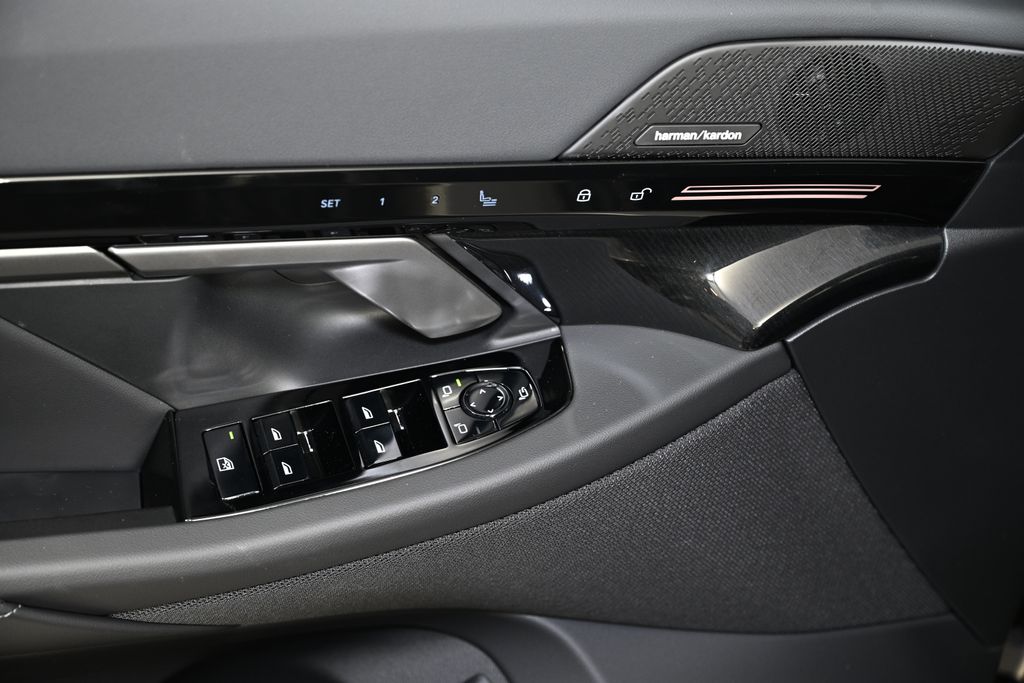 Thumbnail: 2026 BMW 5 Series - 22