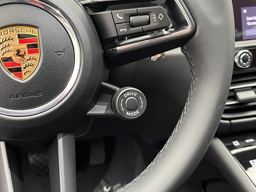 Thumbnail: 2026 Porsche Macan - 15