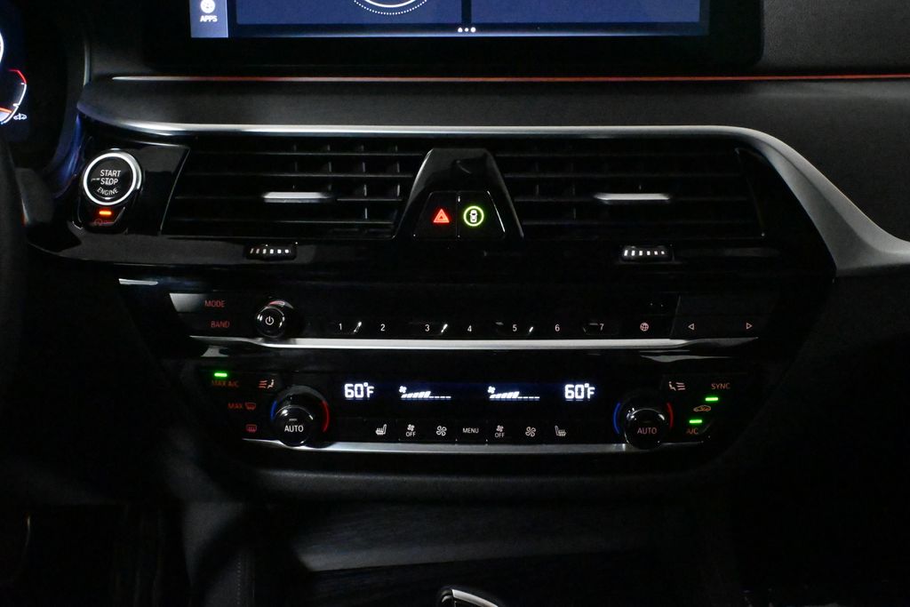 Thumbnail: 2023 BMW 5 Series - 24