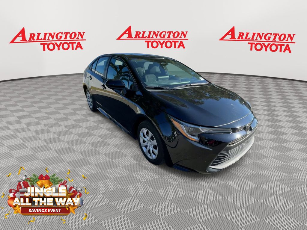 Used 2024 Toyota Corolla LE with VIN 5YFB4MDE7RP196869 for sale in Northfield, Minnesota