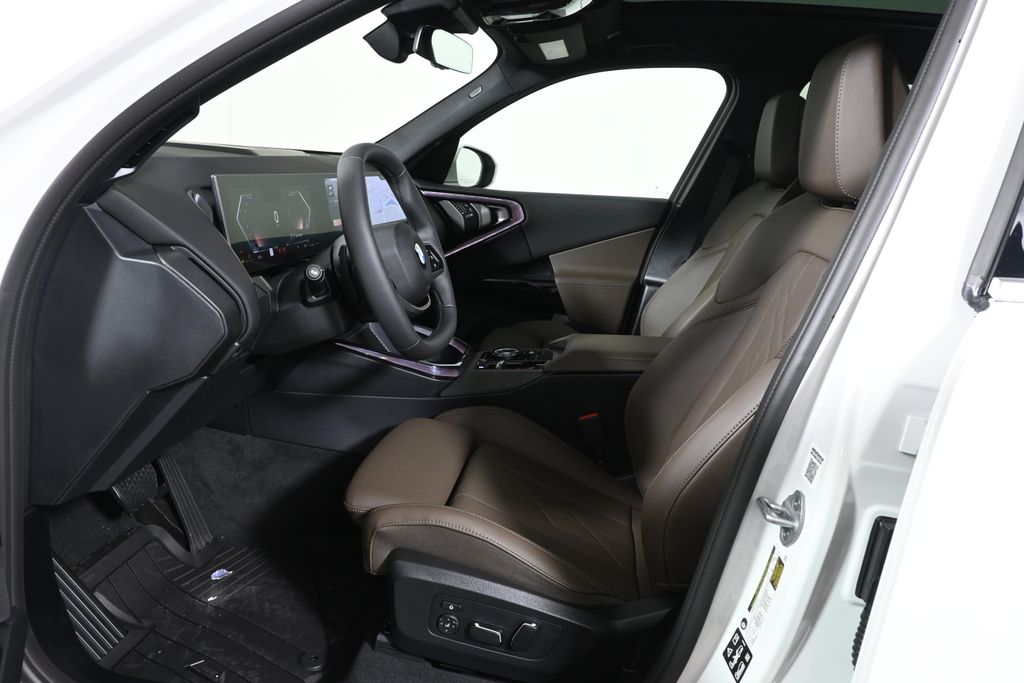 Thumbnail: 2026 BMW X3 - 3