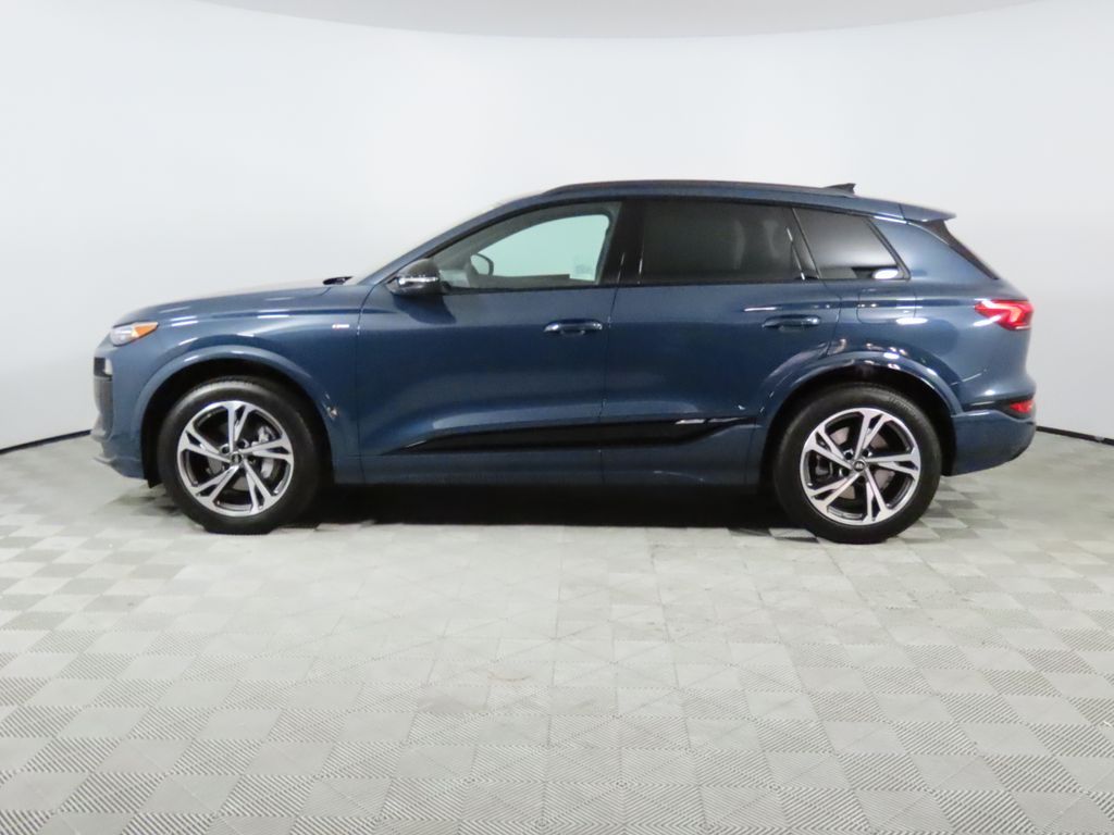 Thumbnail: 2027 Audi Q6 e-tron - 2