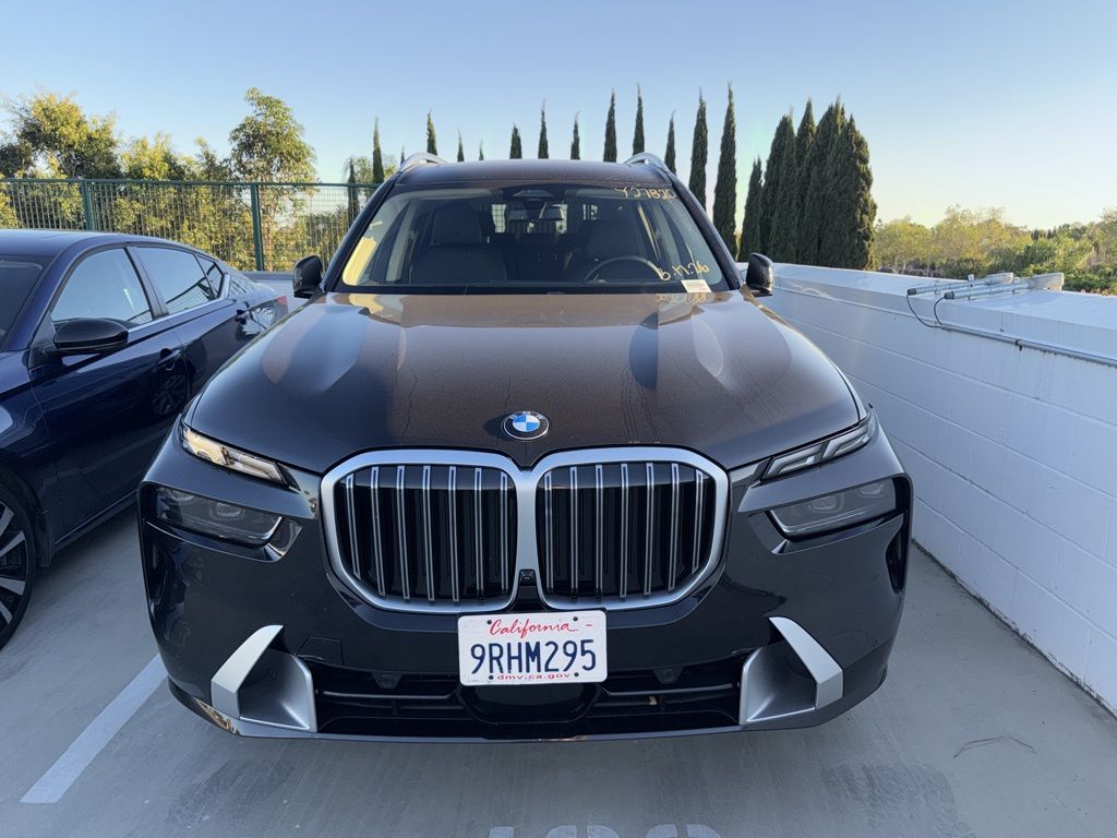 2025 BMW X7 xDrive40i AWD