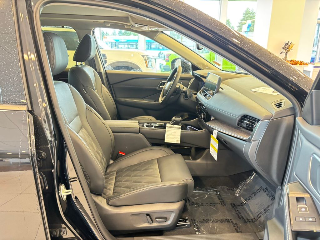 2025 Nissan Rogue Platinum