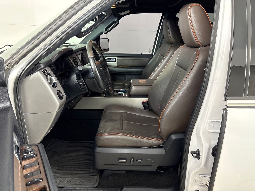 Used 2016 White Ford King Ranch image 30
