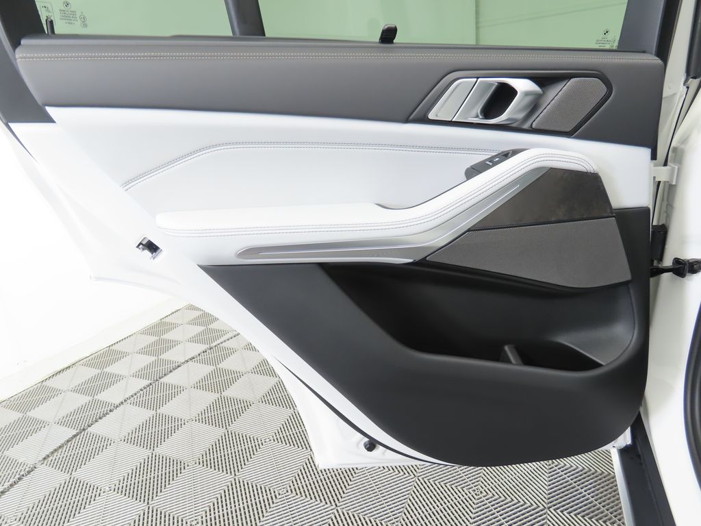 Thumbnail: 2026 BMW X5 - 27