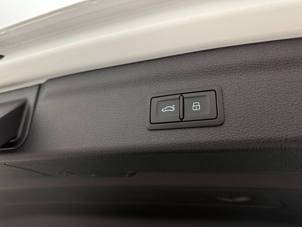 Thumbnail: 2025 Audi Q3 - 21