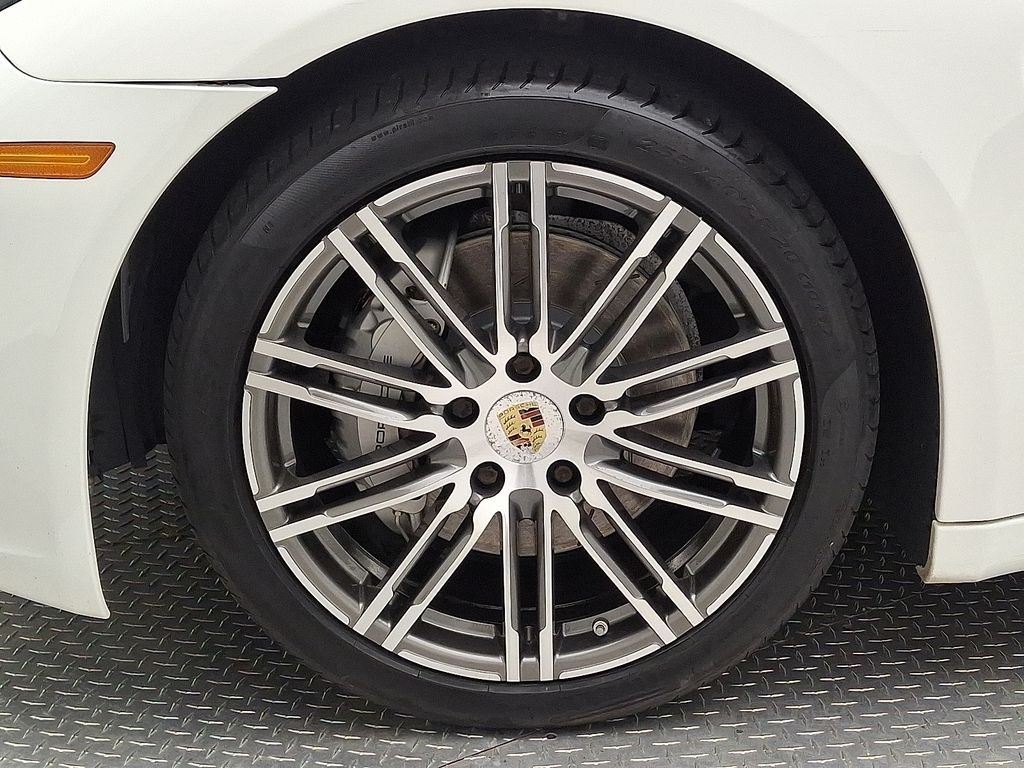 Thumbnail: 2015 Porsche Panamera - 8