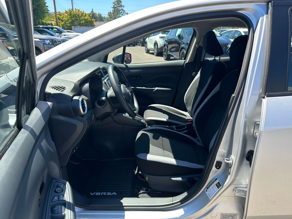 2025 Nissan Versa 1.6 S