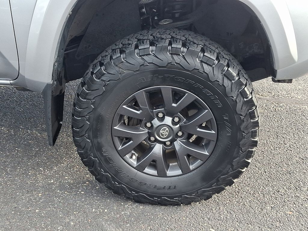 Thumbnail: 2022 Toyota Tacoma - 8
