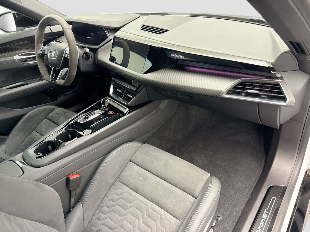 Thumbnail: 2024 Audi e-tron GT - 16