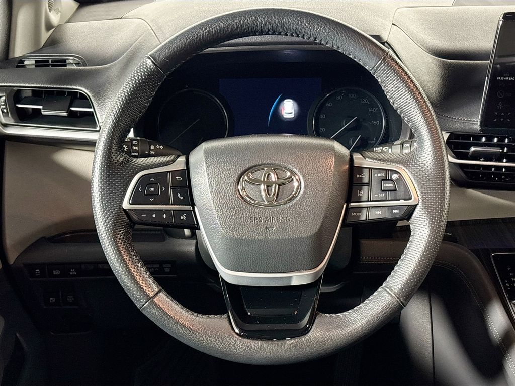 2023 Toyota Sienna Limited