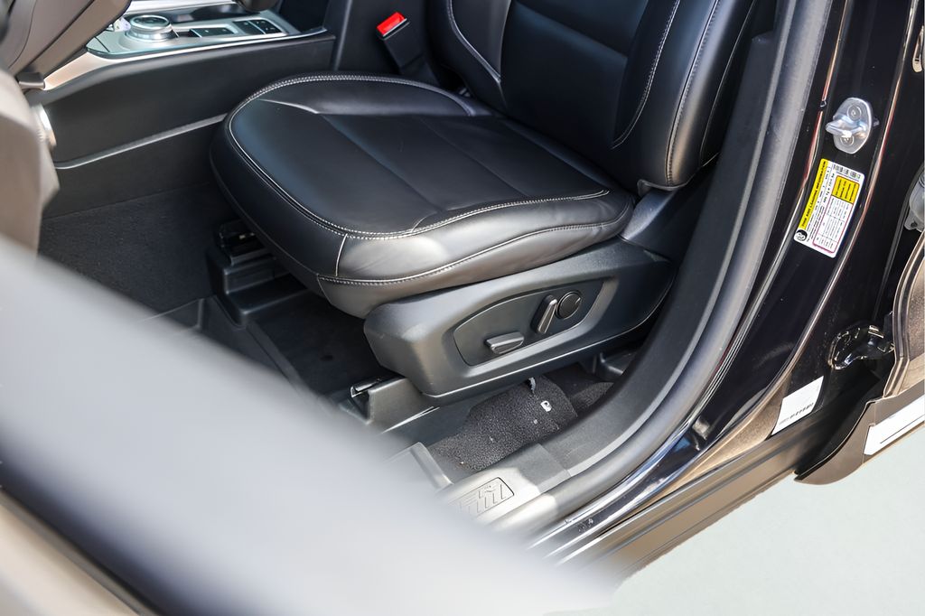 Used Car 2023 Ford Explorer  Xlt For Sale Under $30,000 In Austin, Texas