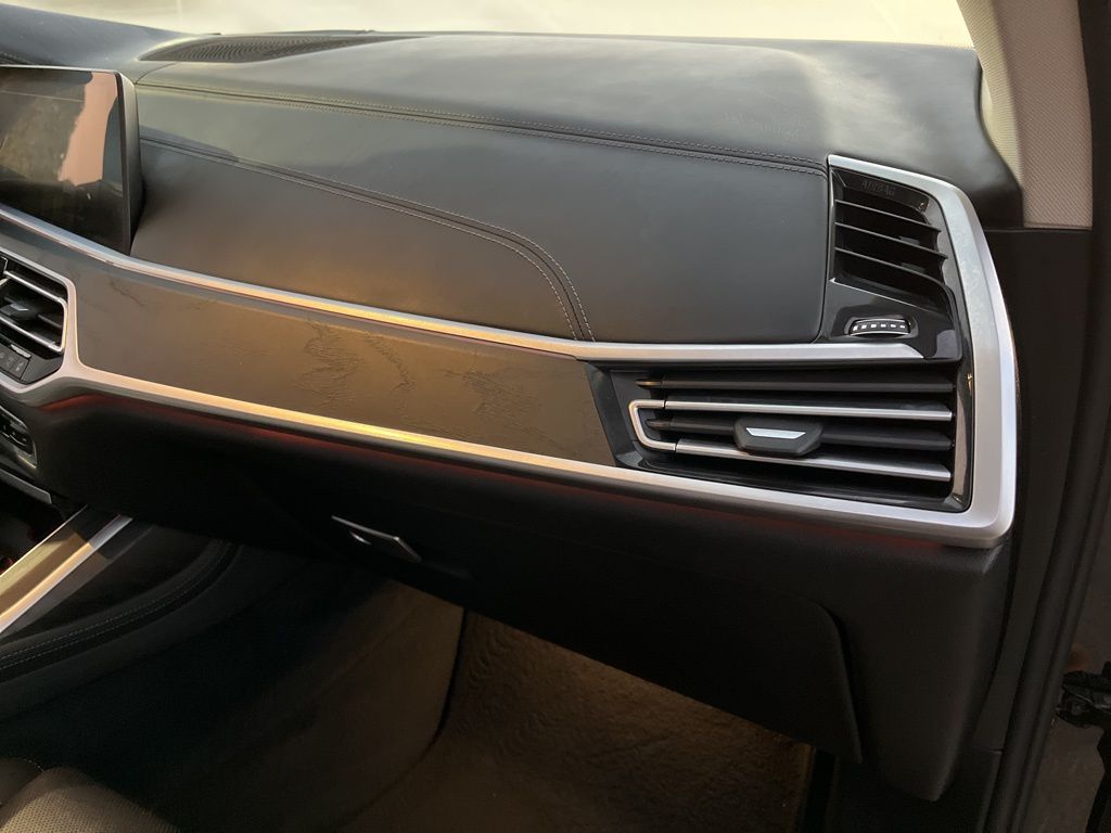 Thumbnail: 2022 BMW X7 - 32