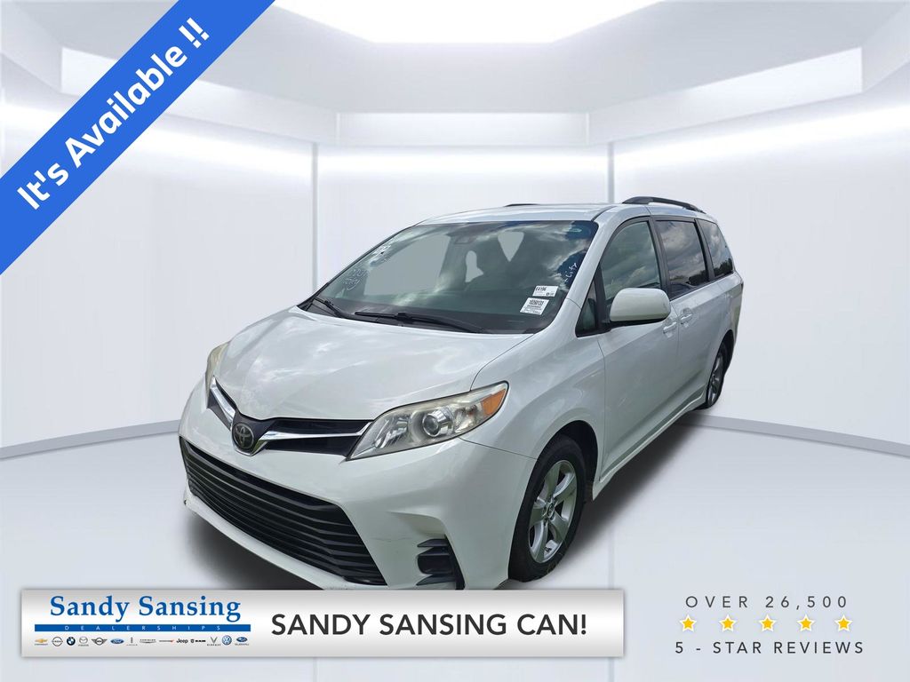 2018 Toyota Sienna LE 7-Passenger FWD with Auto-Access Seat