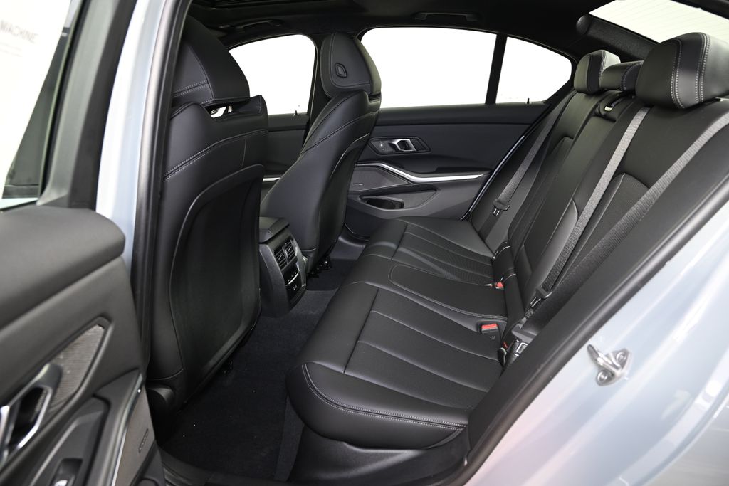 Thumbnail: 2025 BMW 3 Series - 24